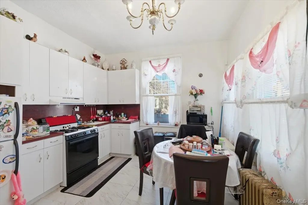 2523 Woodhull Avenue Bronx NY 10469