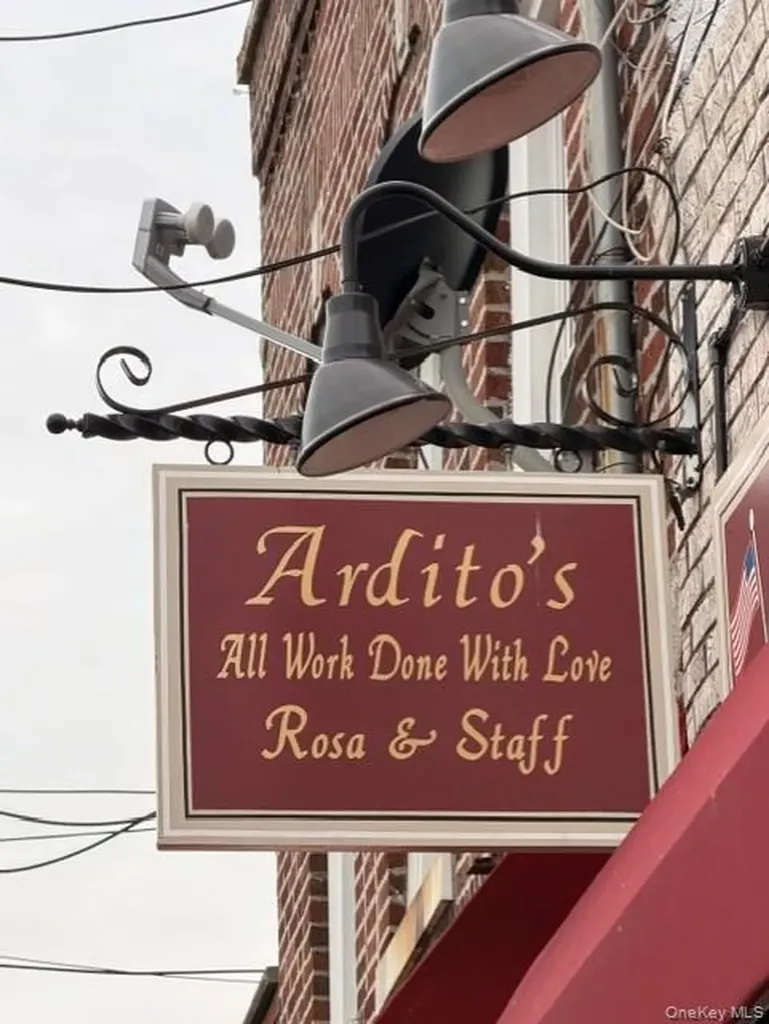 160 Jericho Turnpike Mineola NY 11501