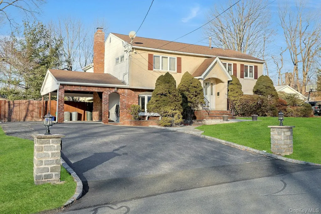 25 Tennyson Drive Nanuet NY 10954