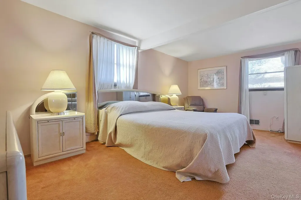 25 Tennyson Drive Nanuet NY 10954