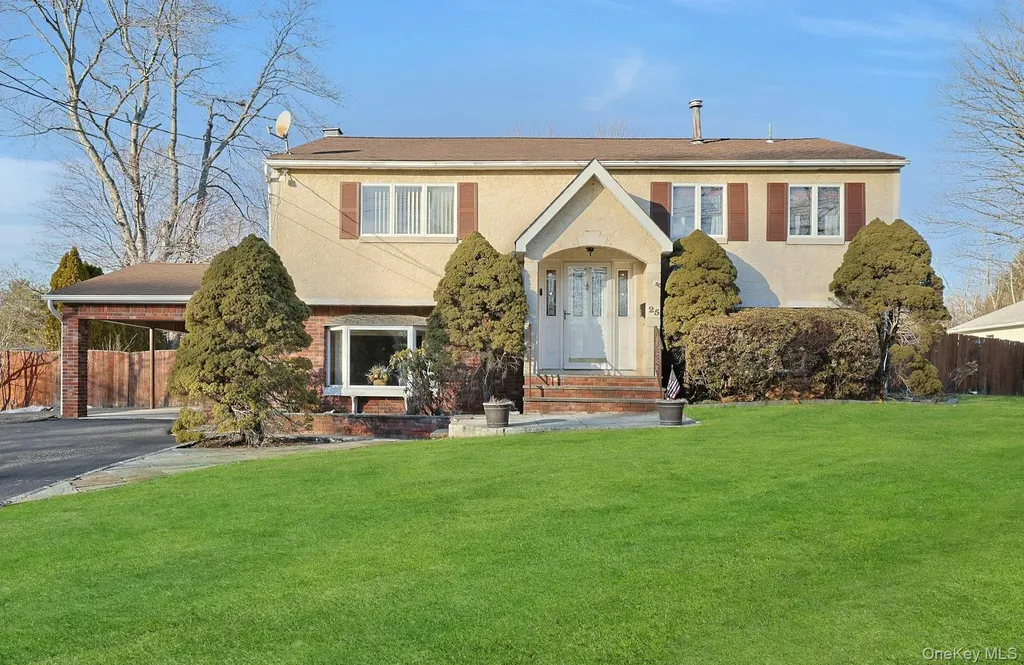 25 Tennyson Drive Nanuet NY 10954