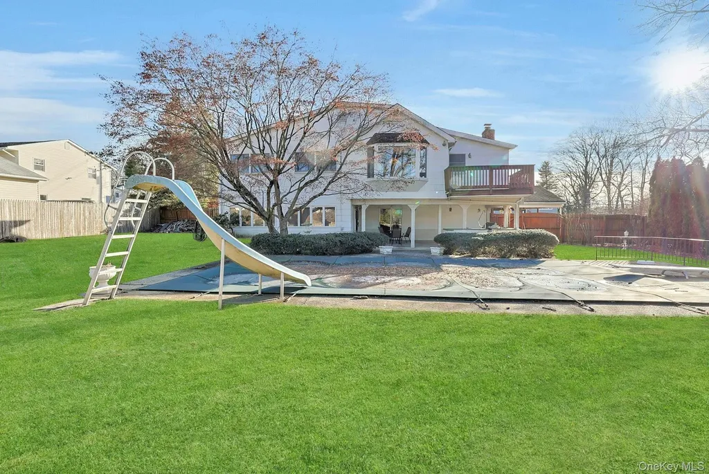 25 Tennyson Drive Nanuet NY 10954