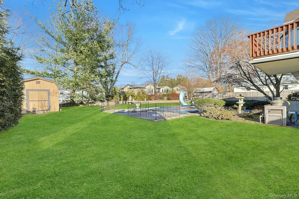 25 Tennyson Drive Nanuet NY 10954