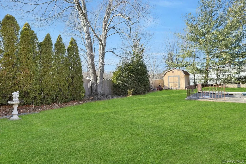 25 Tennyson Drive Nanuet NY 10954