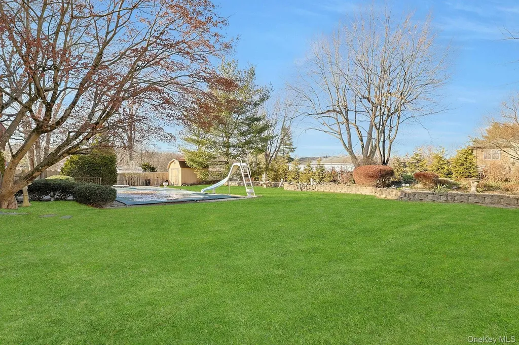 25 Tennyson Drive Nanuet NY 10954