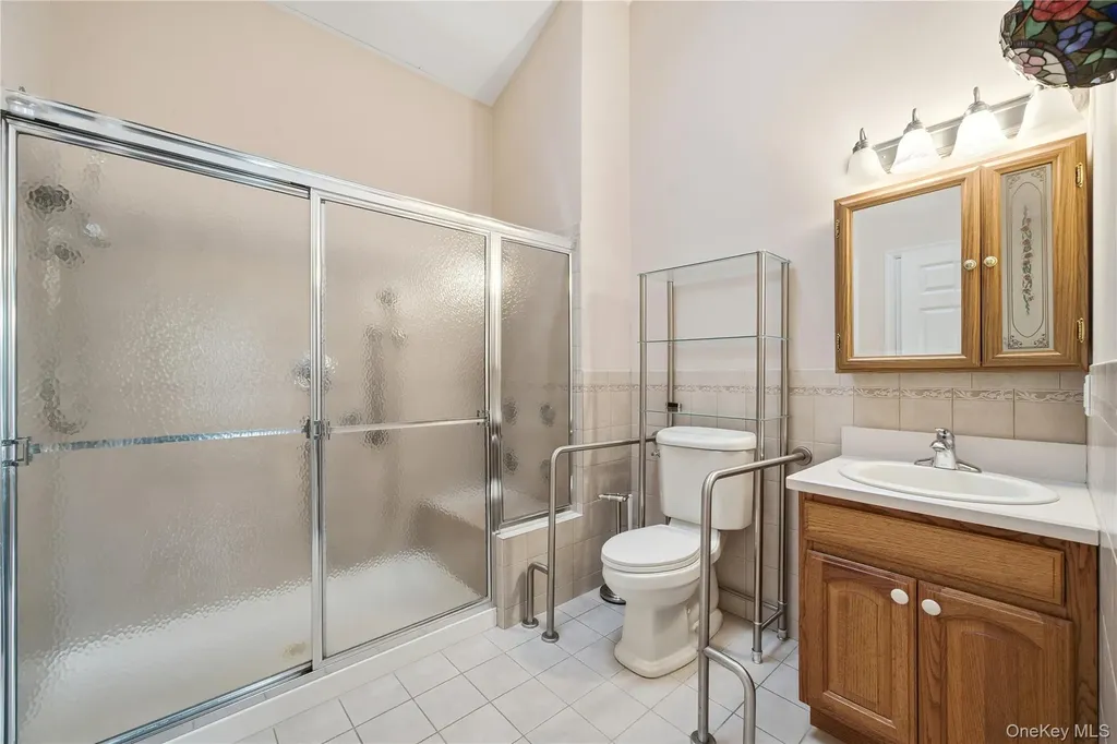 28 2nd Avenue Central Islip NY 11722