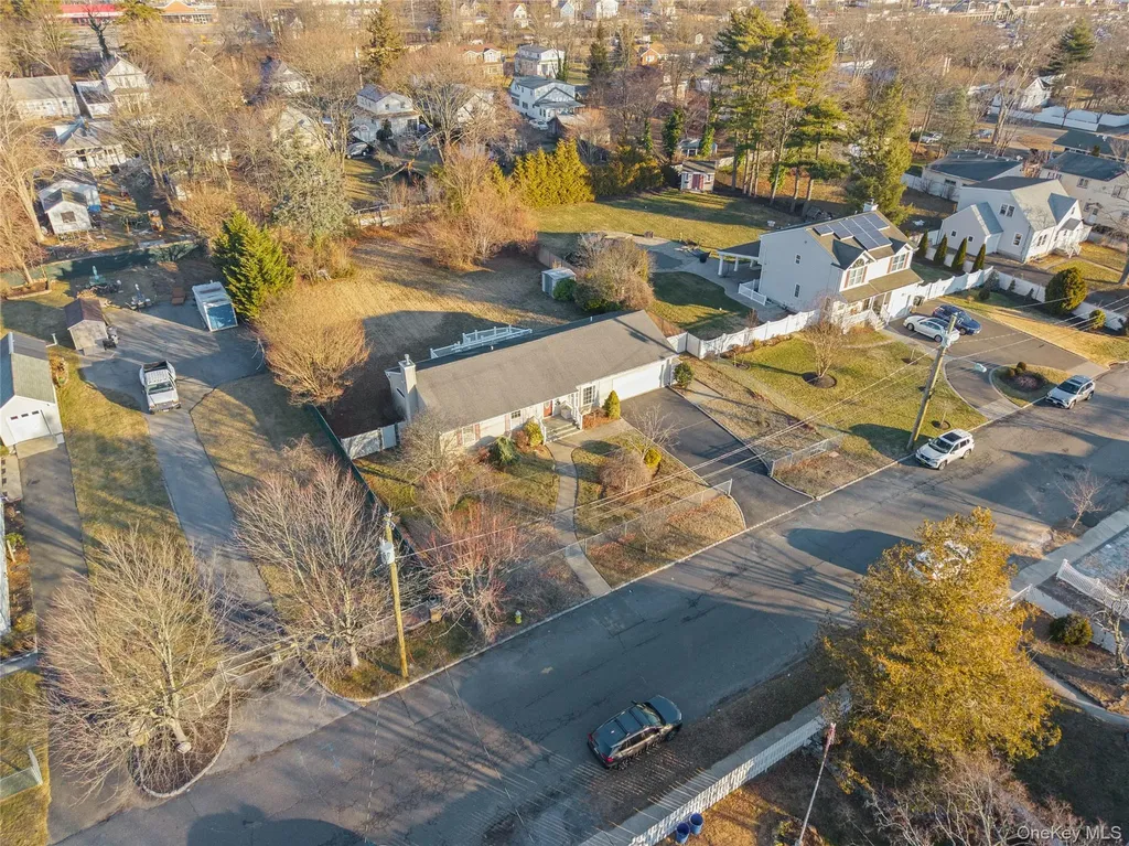 28 2nd Avenue Central Islip NY 11722