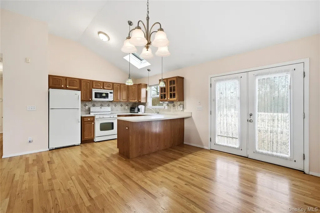 28 2nd Avenue Central Islip NY 11722