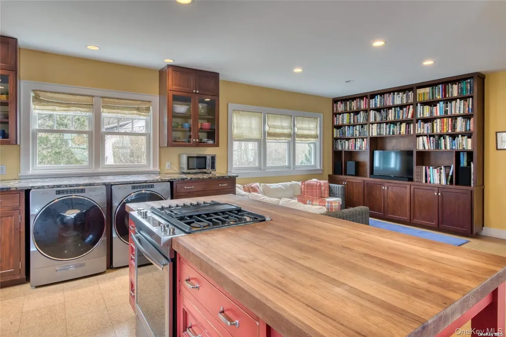 2100 Youngs Road Orient NY 11957