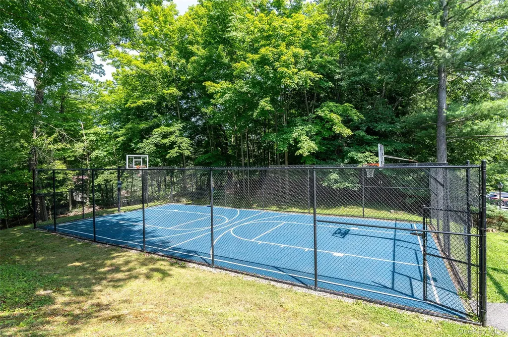 502 Kensington Way Mount Kisco NY 10549