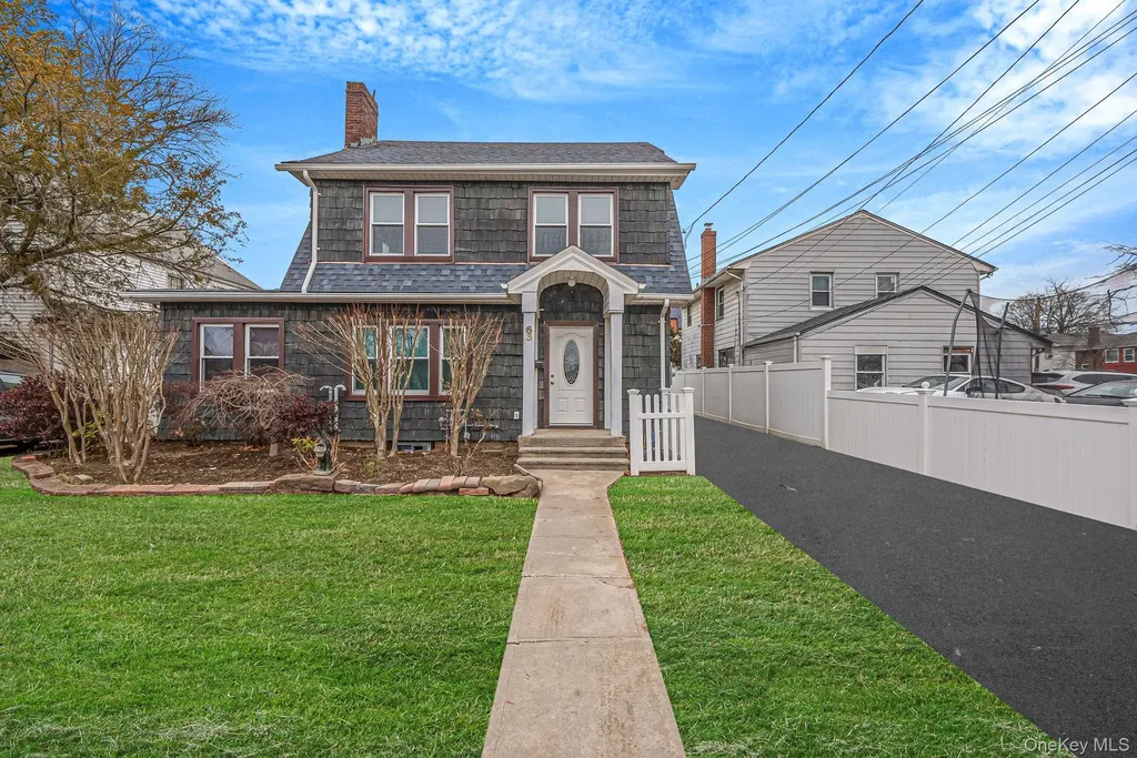 63 Devon Road Hempstead NY 11550