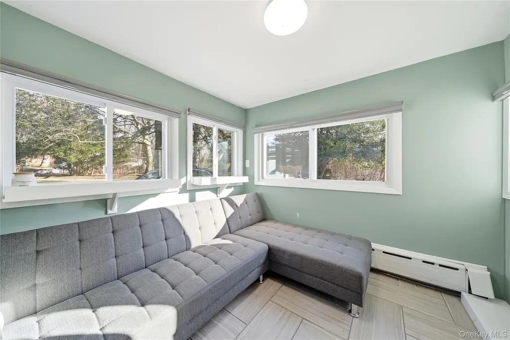 200 N Side Road Wading River NY 11792