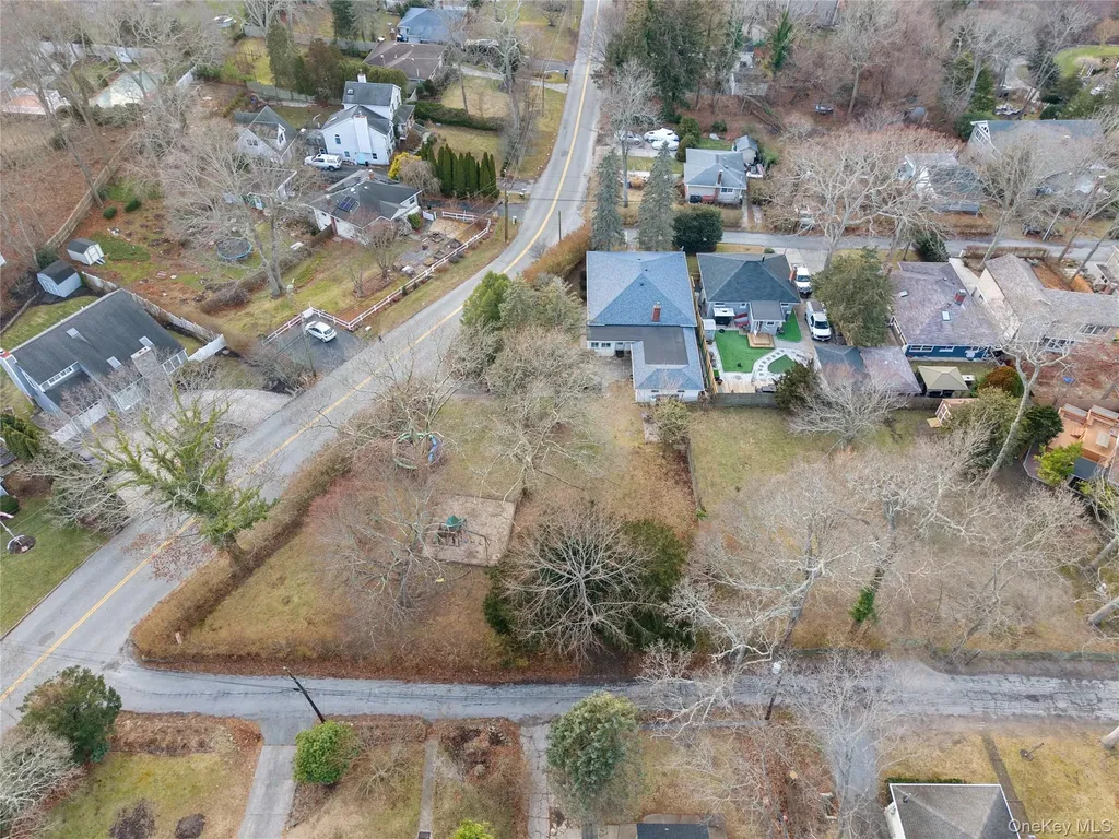 200 N Side Road Wading River NY 11792