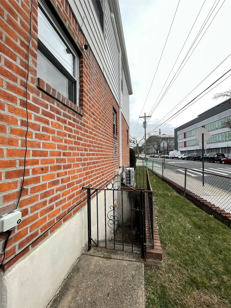 6152 149th Street Flushing NY 11367