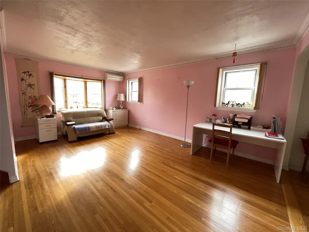 6152 149th Street Flushing NY 11367