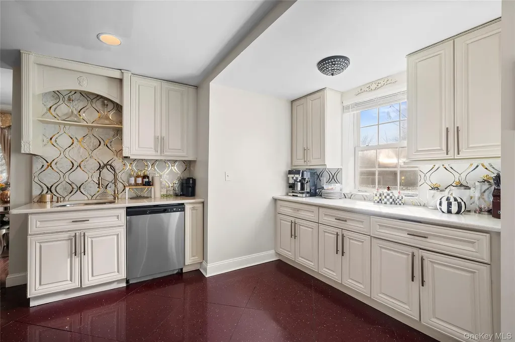 70 Park Avenue Bay Shore NY 11706