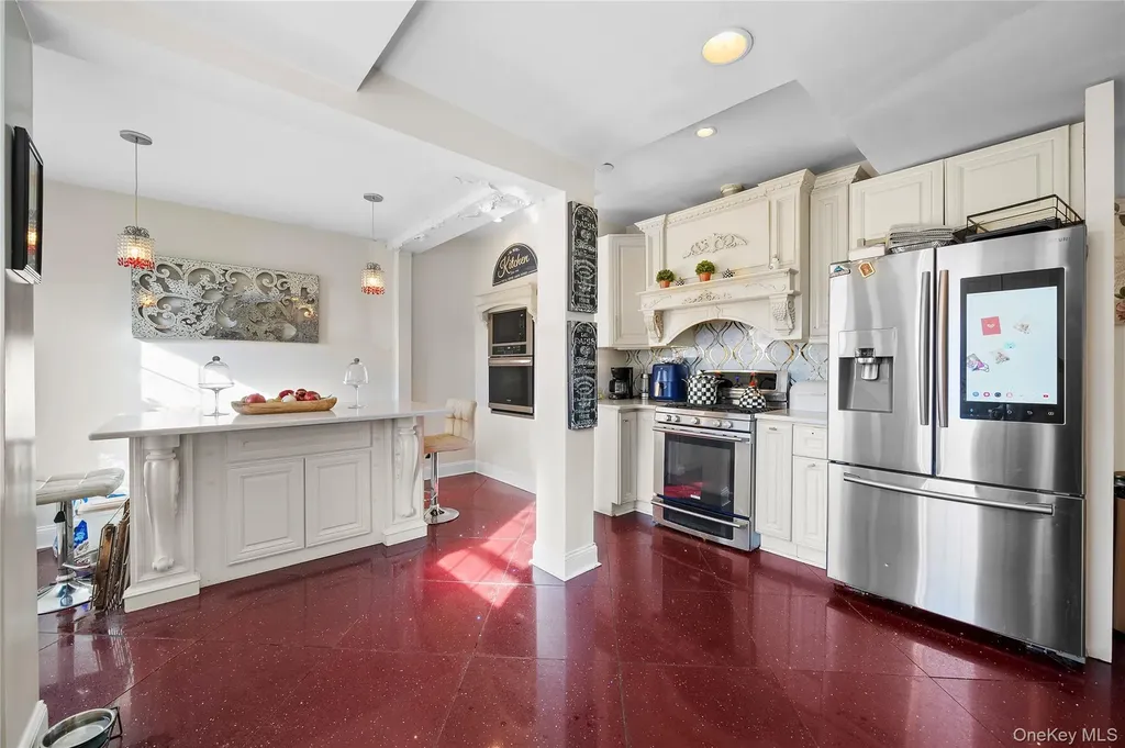 70 Park Avenue Bay Shore NY 11706