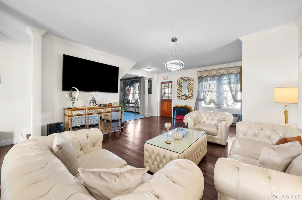 70 Park Avenue Bay Shore NY 11706