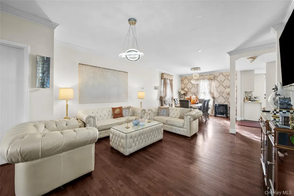 70 Park Avenue Bay Shore NY 11706