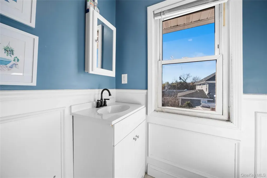 70 Park Avenue Bay Shore NY 11706