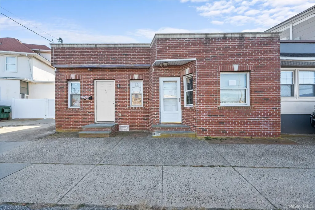 70 Park Avenue Bay Shore NY 11706