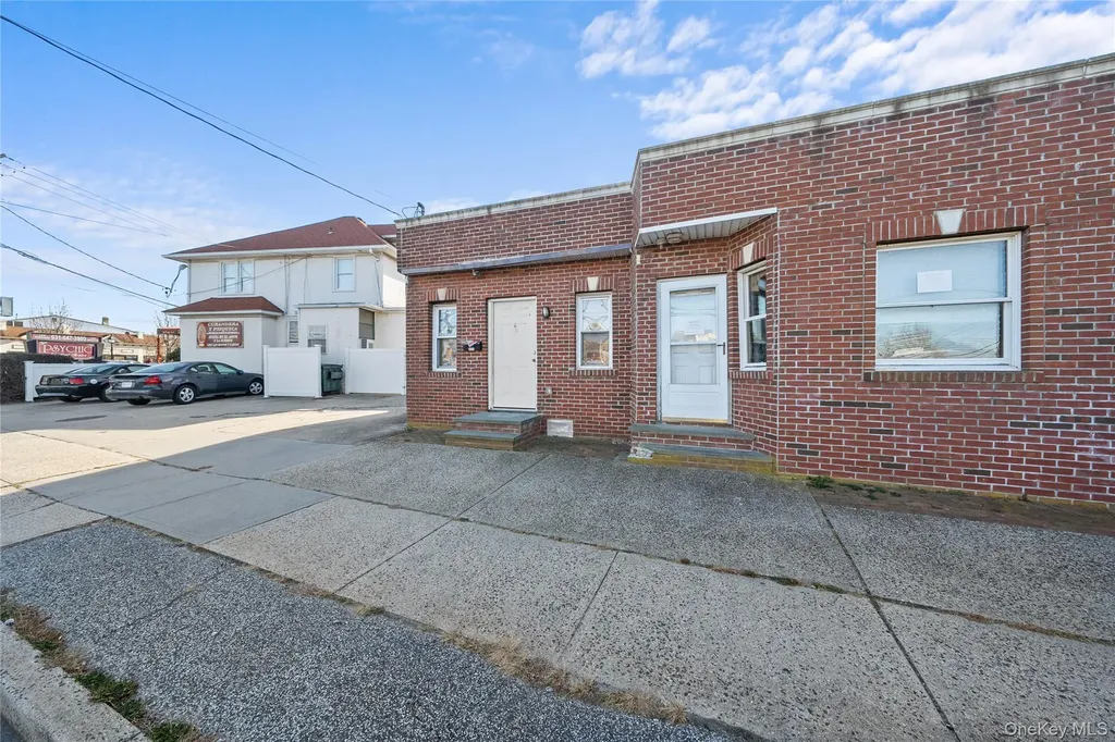 70 Park Avenue Bay Shore NY 11706