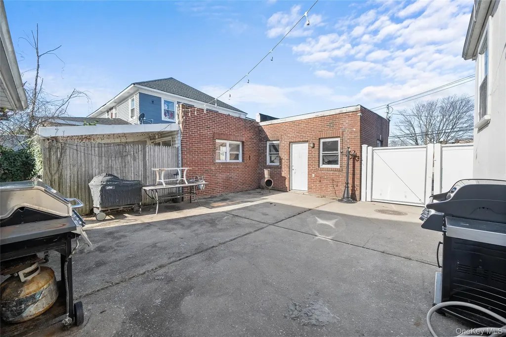 70 Park Avenue Bay Shore NY 11706