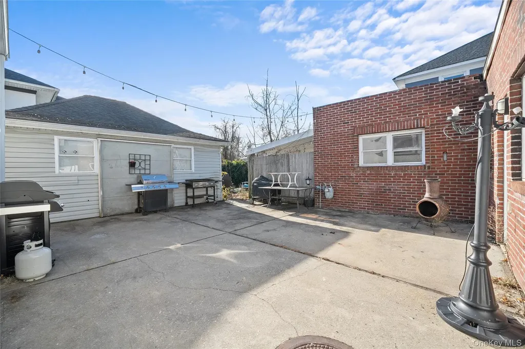 70 Park Avenue Bay Shore NY 11706