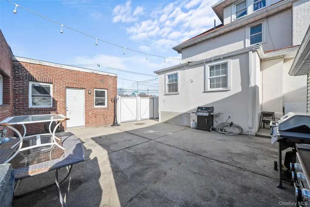 70 Park Avenue Bay Shore NY 11706