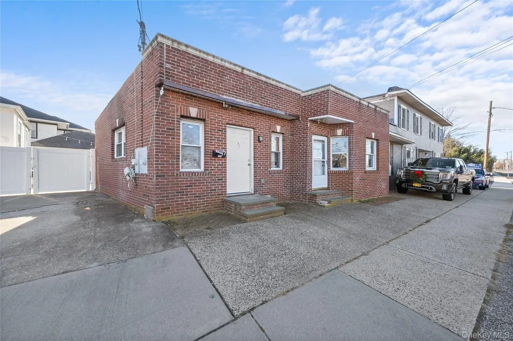 70 Park Avenue Bay Shore NY 11706