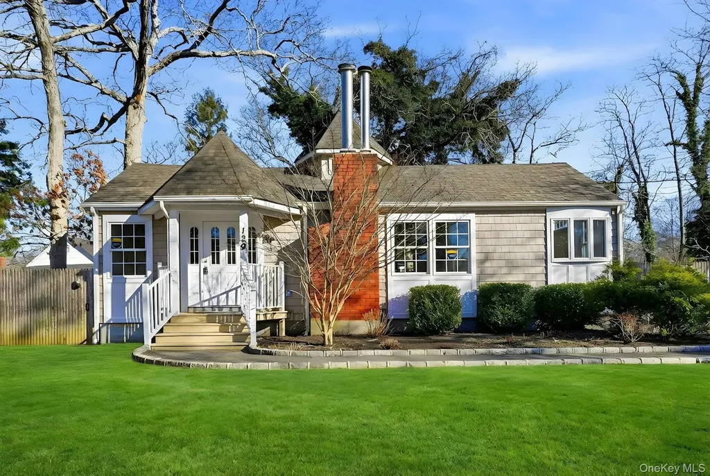 129 Lakeview Drive Mastic Beach NY 11951