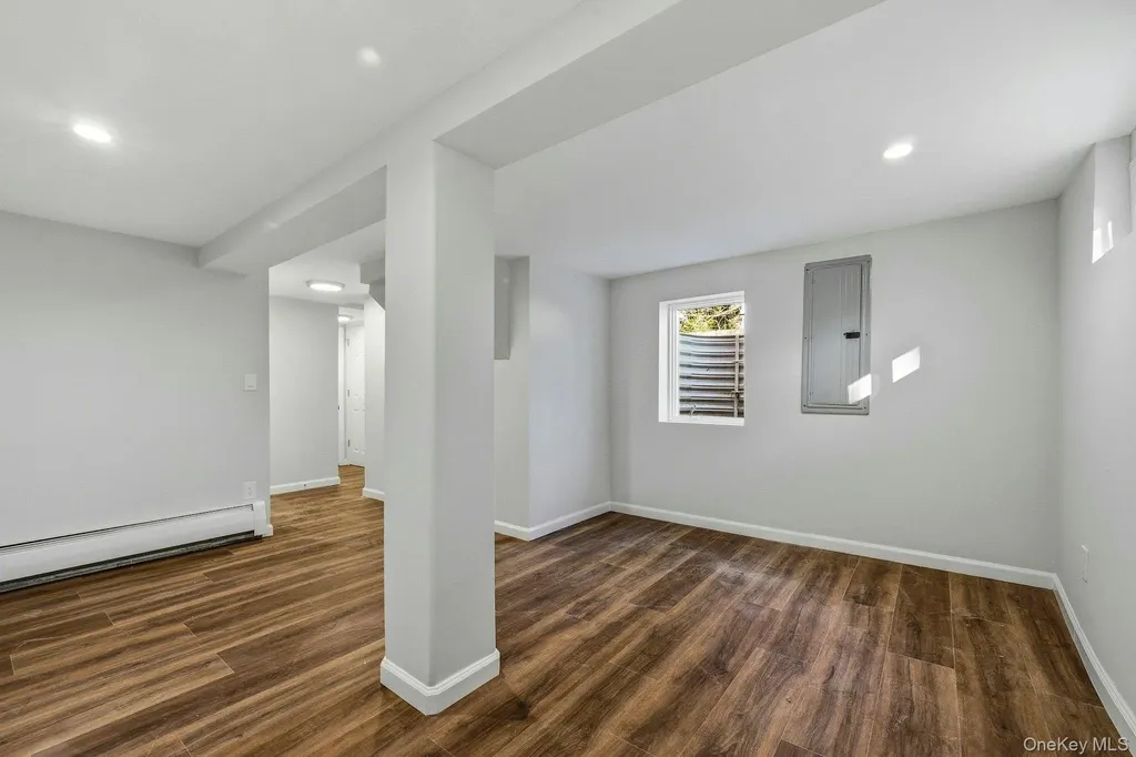129 Lakeview Drive Mastic Beach NY 11951