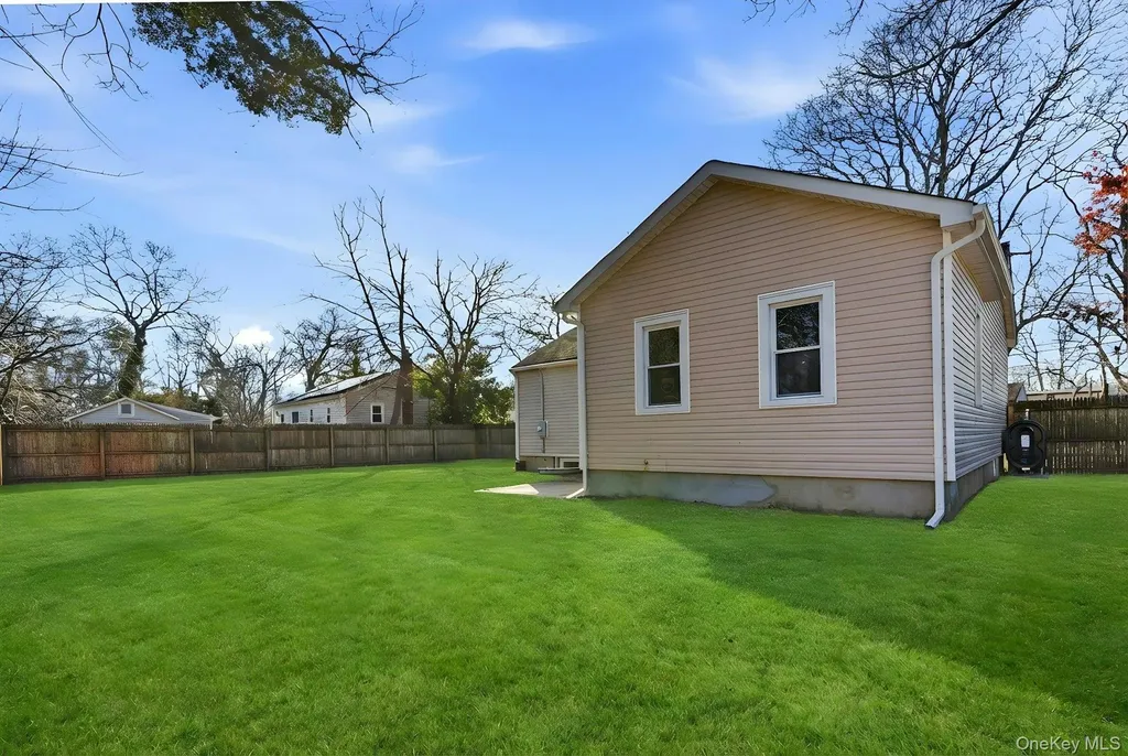129 Lakeview Drive Mastic Beach NY 11951