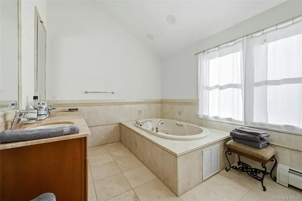 60 Water Terrace Southold NY 11971