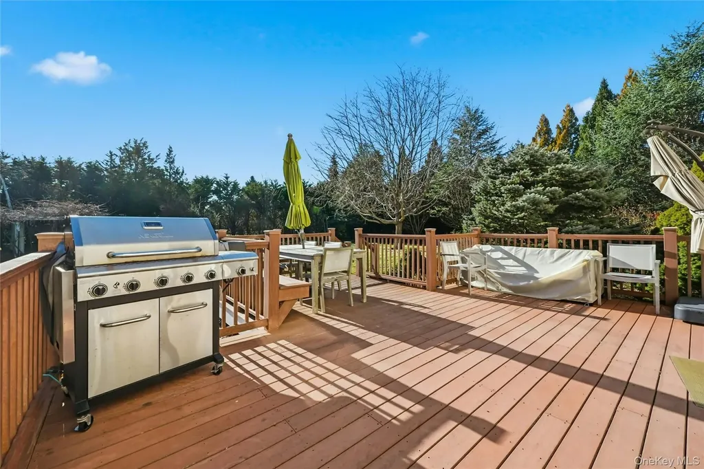 60 Water Terrace Southold NY 11971