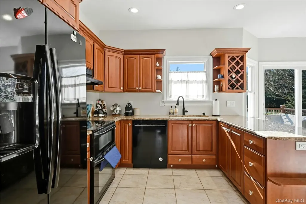 60 Water Terrace Southold NY 11971