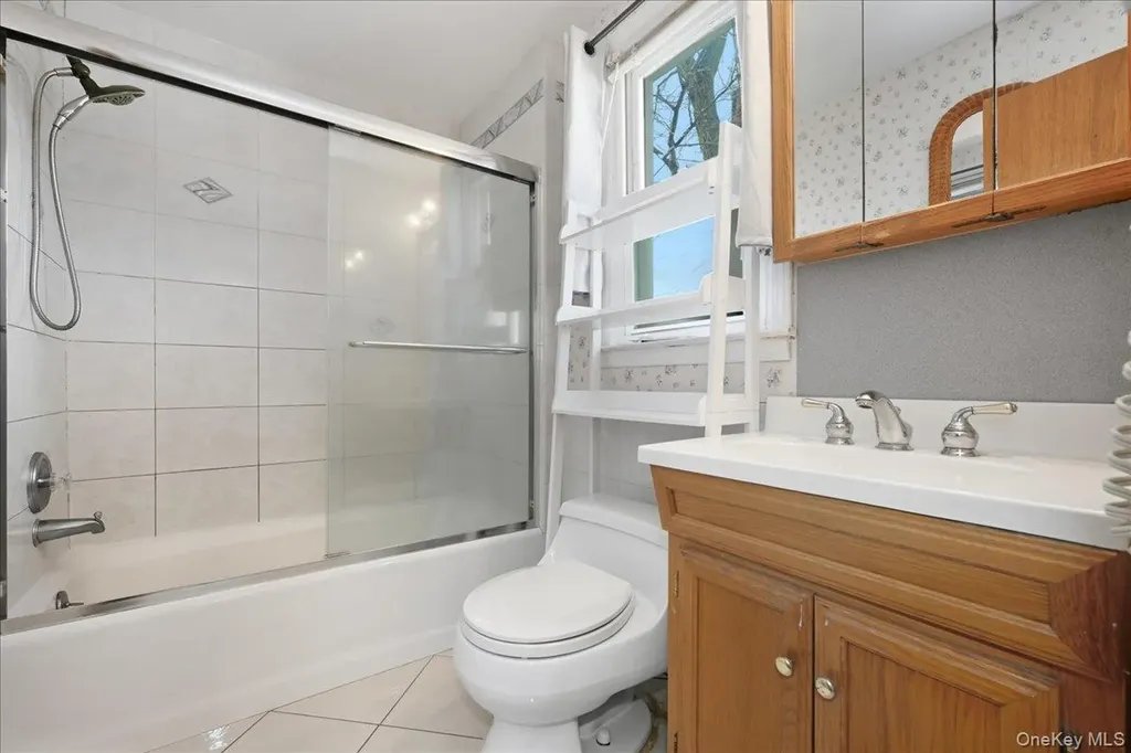 2522 Hewlett Lane Bellmore NY 11710
