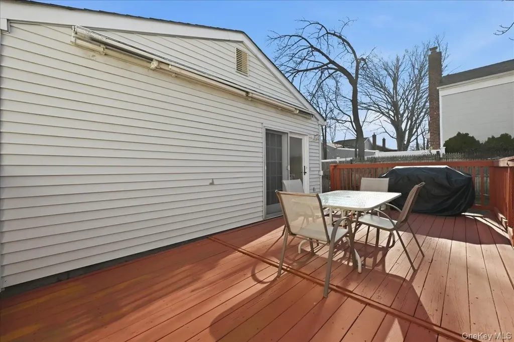 2522 Hewlett Lane Bellmore NY 11710