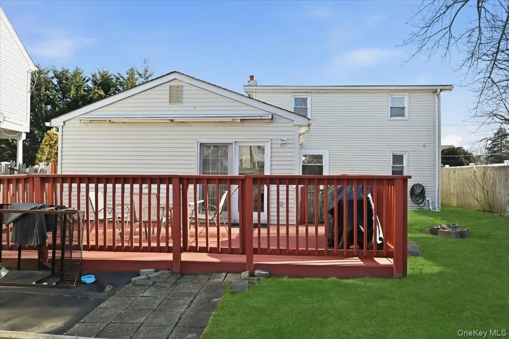 2522 Hewlett Lane Bellmore NY 11710