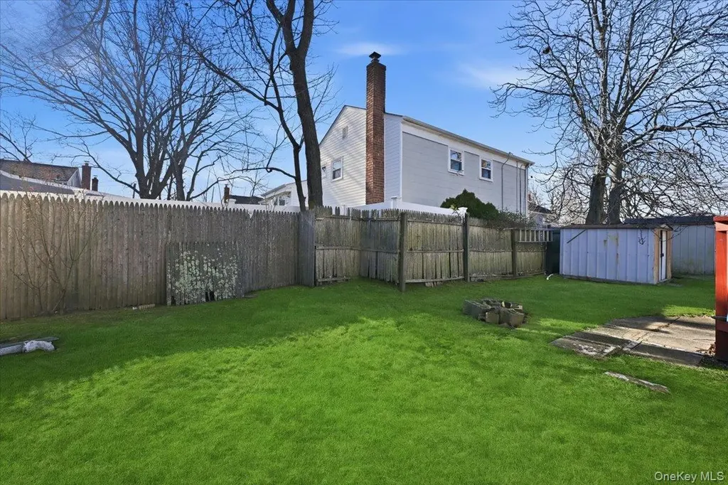 2522 Hewlett Lane Bellmore NY 11710