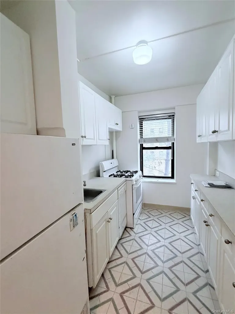 99-21 67 Road Forest Hills NY 11375