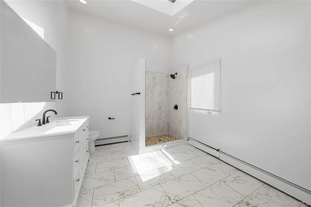 188 W End Avenue Shirley NY 11967