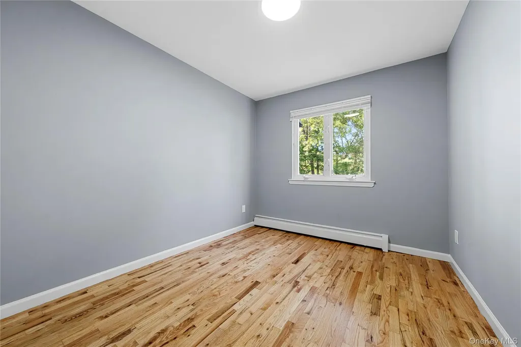 188 W End Avenue Shirley NY 11967