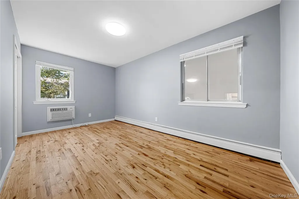 188 W End Avenue Shirley NY 11967