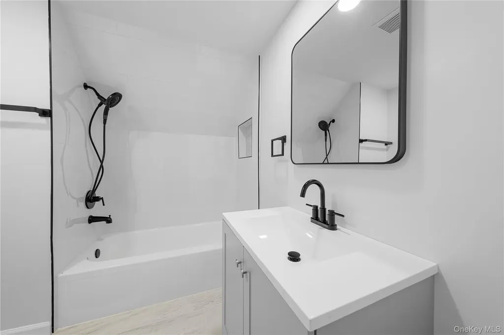 188 W End Avenue Shirley NY 11967