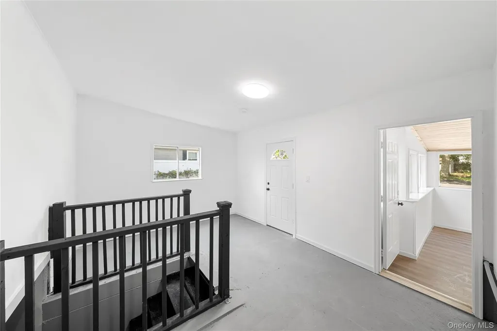 188 W End Avenue Shirley NY 11967
