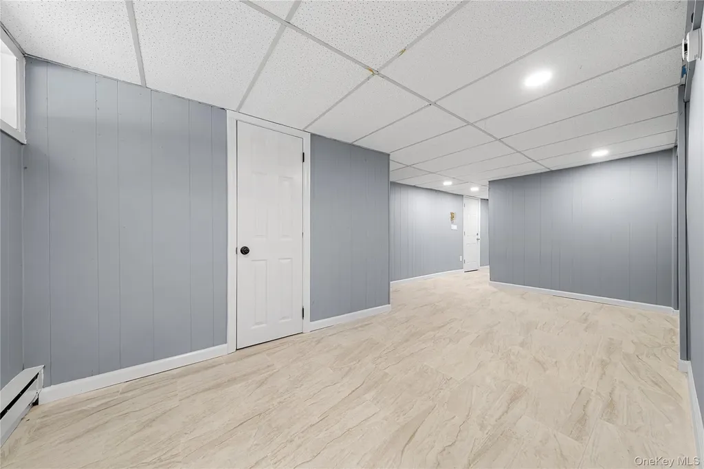 188 W End Avenue Shirley NY 11967