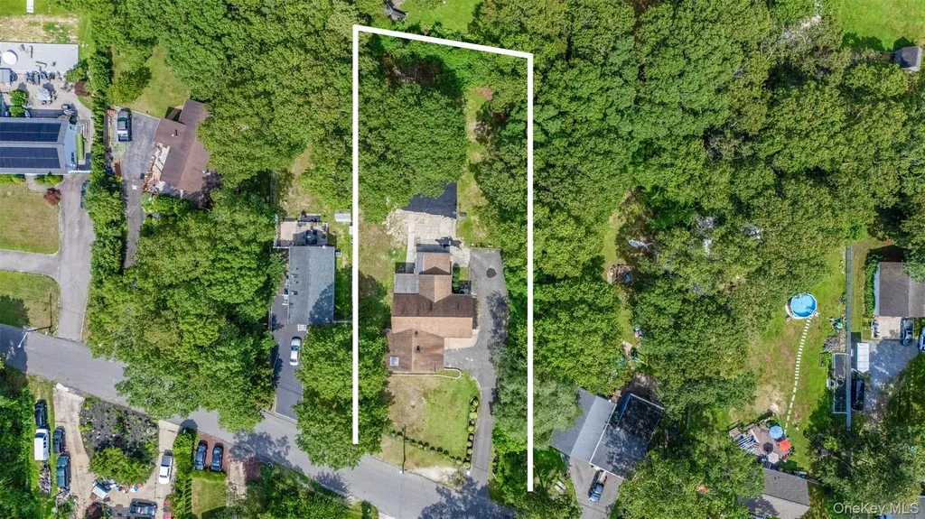 188 W End Avenue Shirley NY 11967