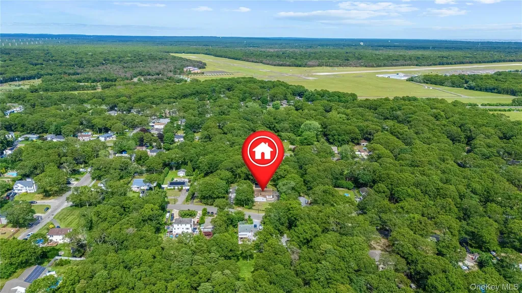 188 W End Avenue Shirley NY 11967