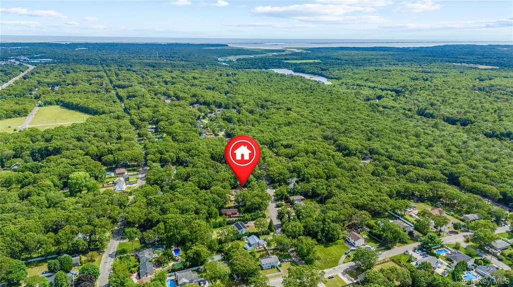 188 W End Avenue Shirley NY 11967